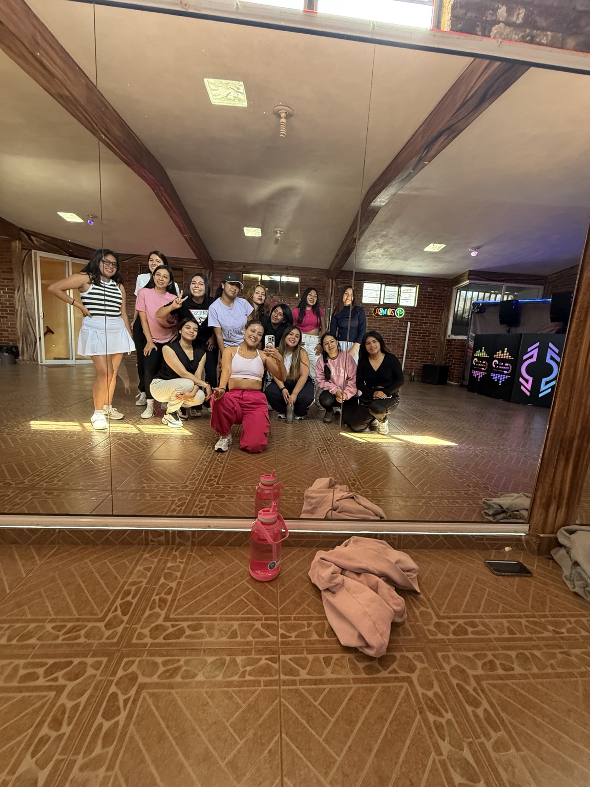 Clase llena de Latina Coach Lu